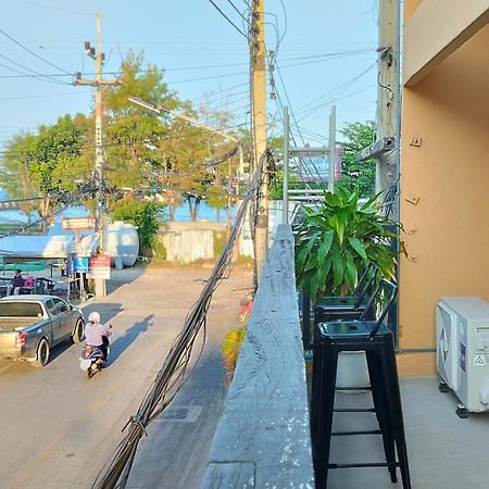 Captain Joe Cafe & Hostel HHQ Exterior foto